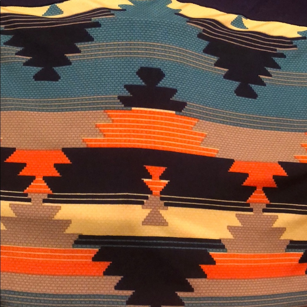Aztec Blouse - Picture 2 of 2